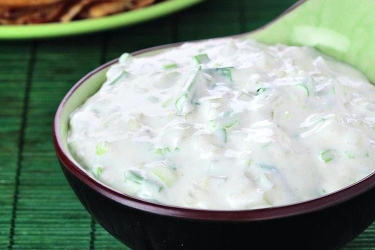Salsa agria con pepinillos - recetas