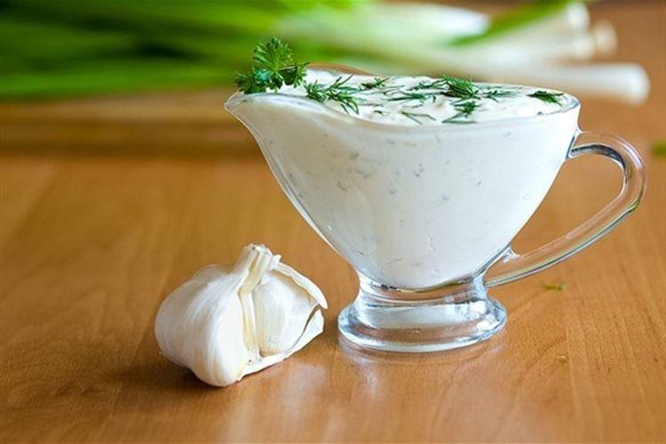 Salsa agria con pepinos frescos - recetas