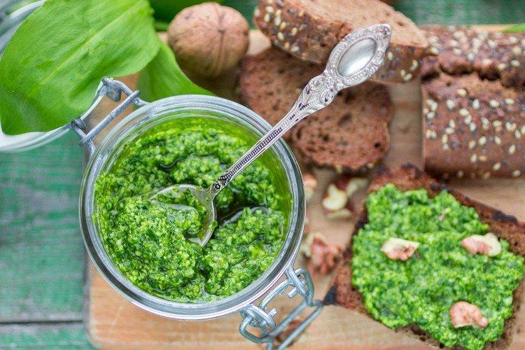 Salsa pesto de ajo silvestre - recetas caseras