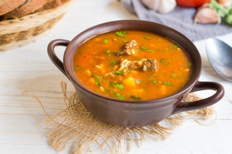 Sopa Kharcho con patatas - recetas caseras