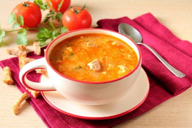 Sopa Kharcho en olla de cocción lenta - recetas caseras