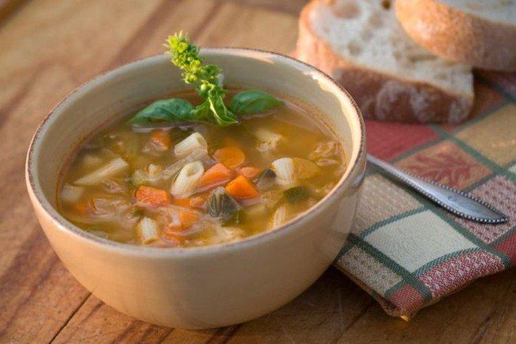 Sopa de verduras con pasta - recetas de sopas para cada día