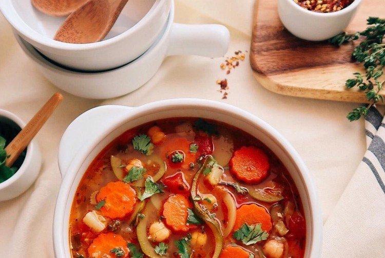 Sopa de verduras dietética - recetas de sopas para cada día