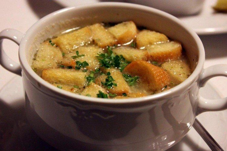 Sopa de ajo - recetas de sopas para cada día