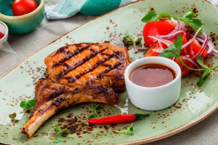Fried Bone-in Pork in a Skillet - Recipes