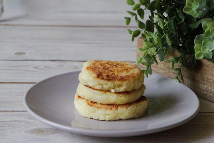 Syrniki with Mascarpone - Cottage Cheese Pancake Recipes for Pan-Frying