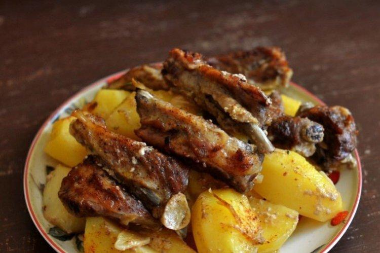 Pork Ribs Braised with Potatoes - Step-by-Step Recipes