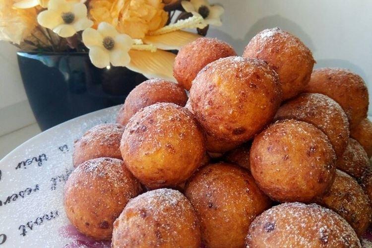 Buñuelos de requesón con almendras y chocolate - recetas