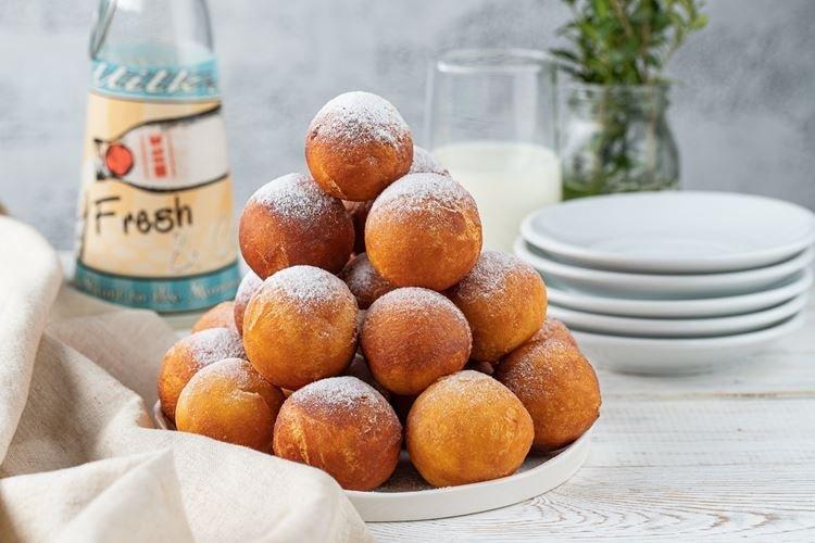 Buñuelos de requesón con sémola - recetas