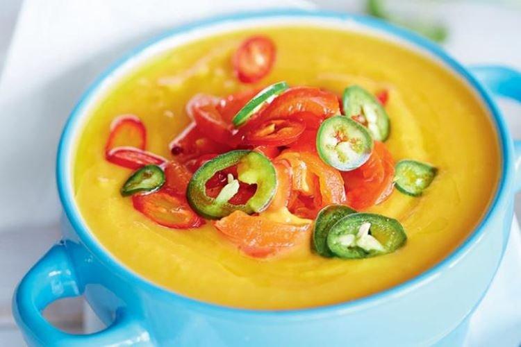 Sopa de calabaza con pimiento y albaricoques secos - recetas