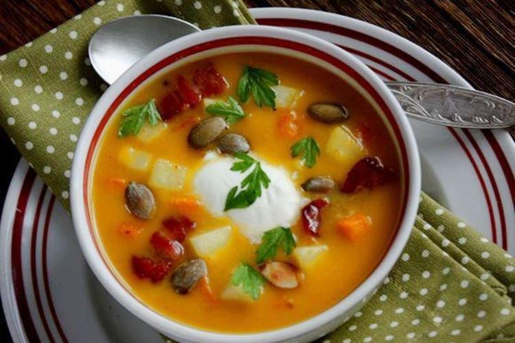 Sopa de calabaza con patatas - recetas