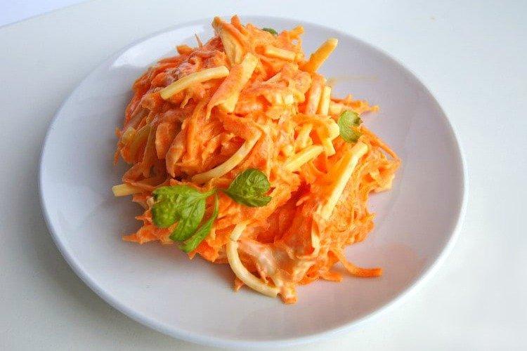Ensalada de zanahoria con queso - Recetas para cenar en 15 minutos