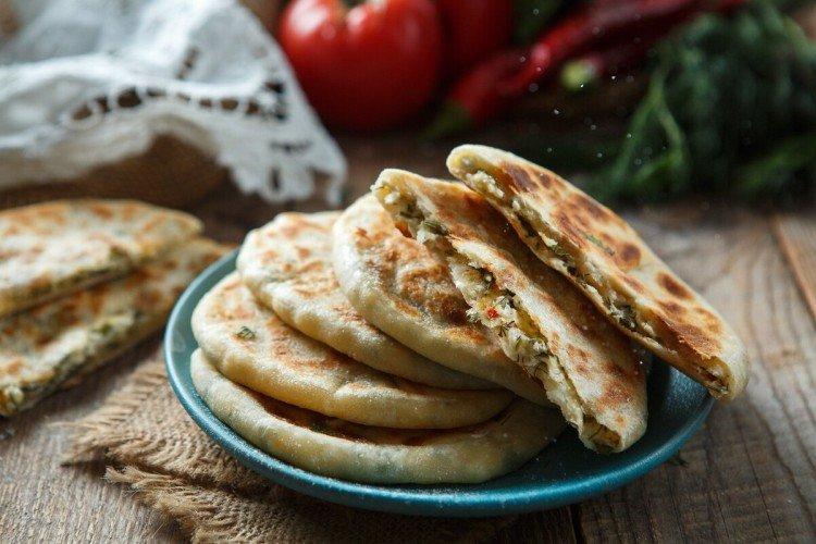 Tortillas con carne picada y tomates - Recetas de platos principales para cada día