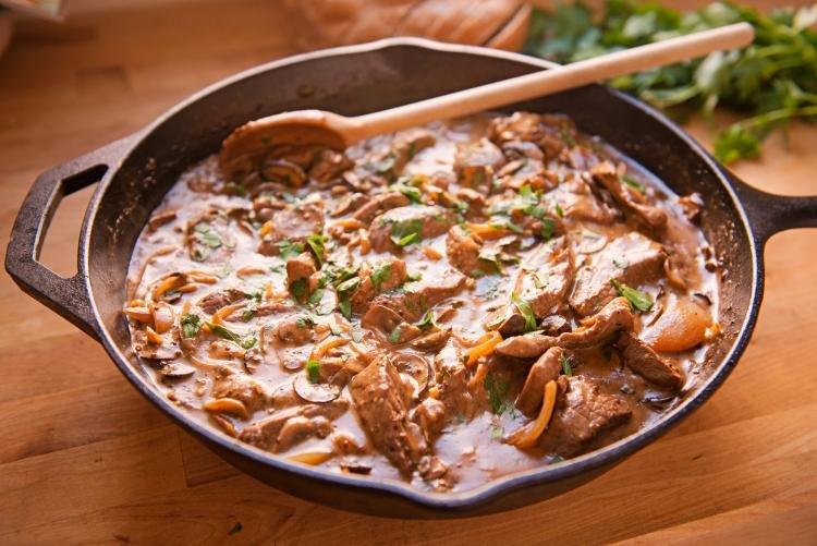 Stroganoff de ternera - Recetas de platos principales para cada día