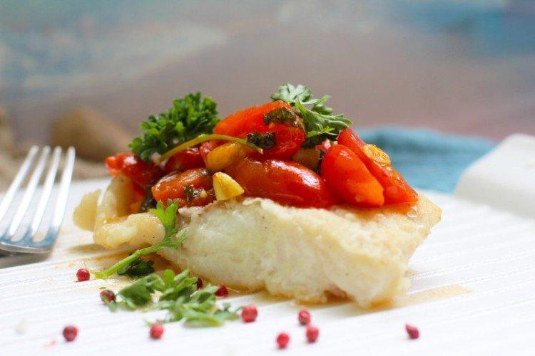 Bacalao con tomates - Recetas de platos principales para cada día