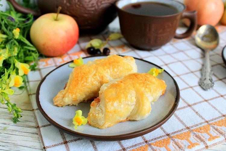 Croissants de hojaldre con mermelada - Recetas de repostería con hojaldre