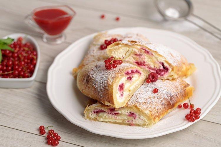 Rollitos de hojaldre con requesón - Recetas de repostería con hojaldre