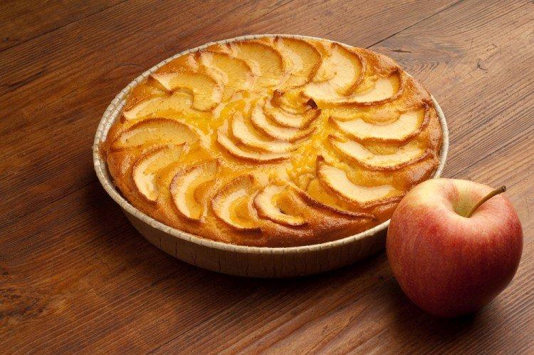 Consuelo Apple Pie in the Oven - Recipes
