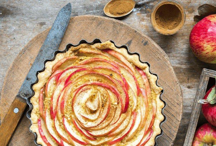 Tea Rose Apple Pie in the Oven - Recipes
