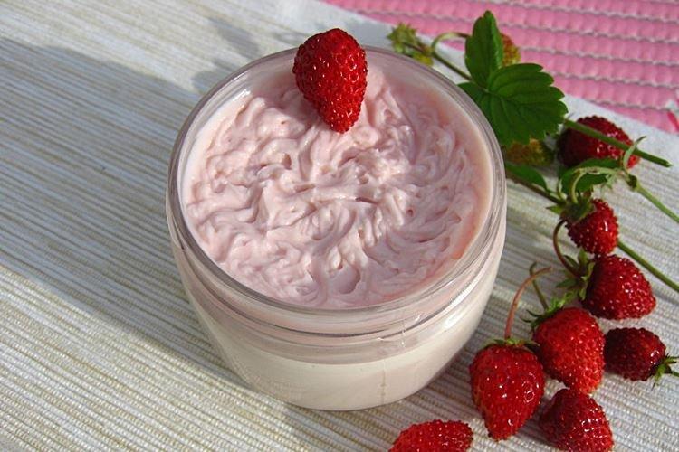Strawberry Custard Cream for Cake - Recipes