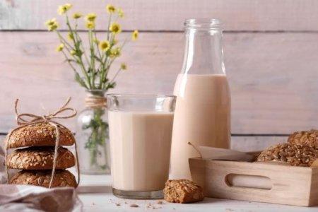 How to Make Homemade Baked Milk on the Stove, in the Oven, or in a Slow Cooker