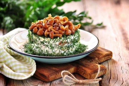20 ensaladas sencillas con champiñones que seguro te encantarán