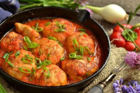 10 Recipes for Tender Meatballs with Gravy in a Skillet