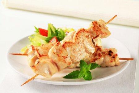 12 recetas de brochetas de pollo jugosas al horno