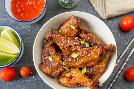 12 Rezepte für zarte Hähnchenflügel aus der Pfanne