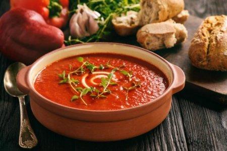 12 köstliche Tomatensuppen zum Mittagessen für die ganze Familie