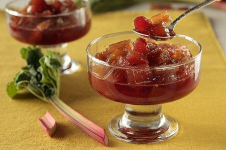 20 köstlichste Rhabarbermarmeladen-Rezepte