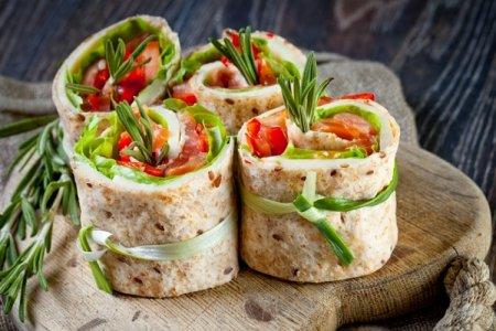 20 sättigende und sehr leckere Lavash-Rollen mit Füllung