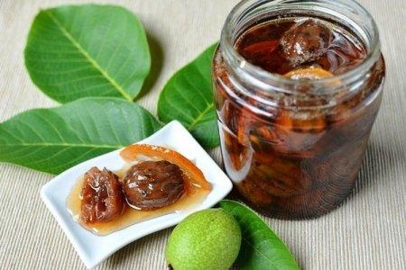 10 einfache Rezepte für grüne Walnussmarmelade