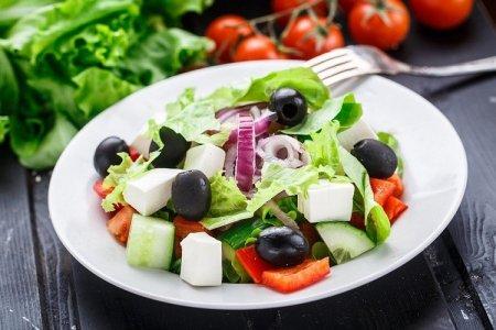 20 Griechische Salat-Rezepte, die jedem schmecken werden