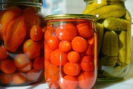 20 recetas de tomates encurtidos muy sabrosos