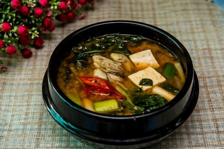 Wie man Miso-Suppe zubereitet: 20 einfache und leckere Rezepte