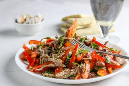 20 georgische Salate, die man probieren sollte