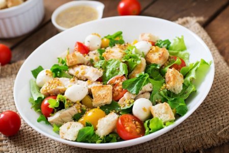 20 Salate mit Croutons, die du jetzt zubereiten solltest