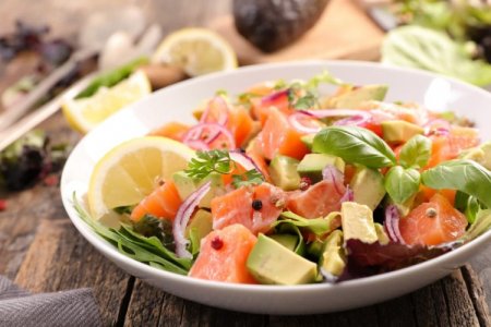 20 Lachs-Salate, mit denen Sie Ihre Gäste leicht überraschen können