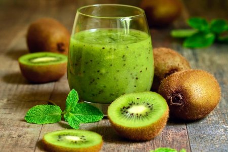 20 Kiwi Smoothies You'll Make Again and Again
