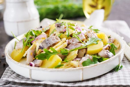 20 Heringssalate, die immer köstlich schmecken