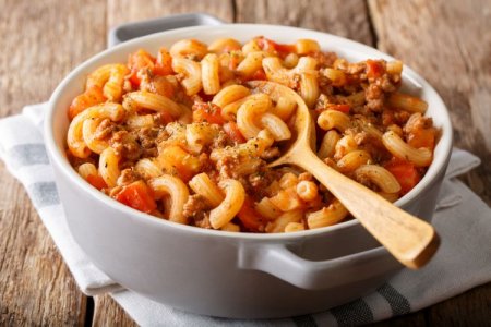 15 Rezepte für Nudeln mit Dosenfleisch, die der ganzen Familie schmecken werden
