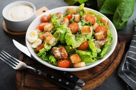 20 Salate mit Hähnchenbrust, die jede Hausfrau lieben wird