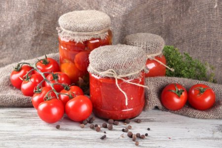 20 deliciosas preparaciones de tomate para el invierno