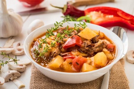 15 einfache Rezepte für Kartoffeln mit Dosenfleisch