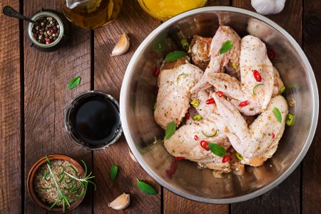 25 adobos sencillos para alitas de pollo