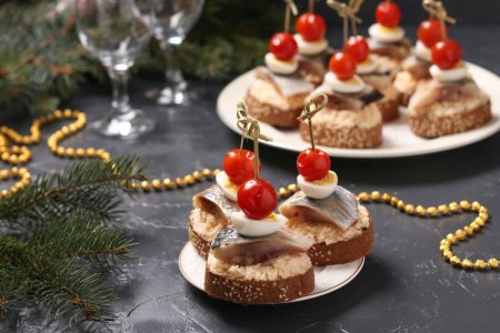 15 recetas de canapés de arenque que te encantarán