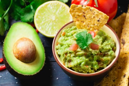 20 aperitivos de aguacate que te deleitarán con su sabor