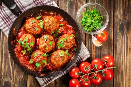 15 tolle Rezepte für Frikadellen in Tomatensauce
