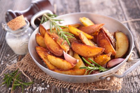 12 recetas fáciles de patatas rústicas en sartén